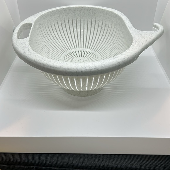 Vintage YAFFA Basic Line White Plastic Hanging Colander Strainer Kitchen Large - Picture 4 of 13